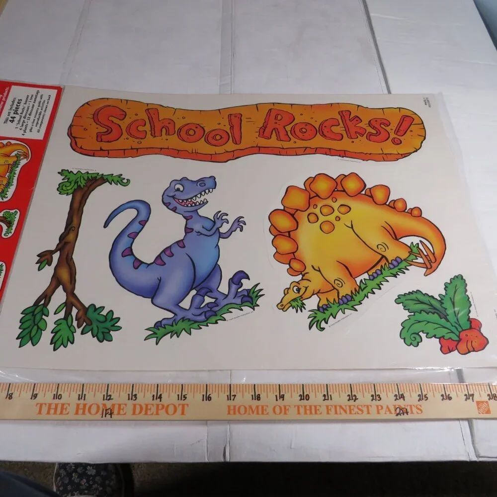 Dinosaurs NEW Unopened BULLETIN BOARD SET (classroom, birthday, bedroom)